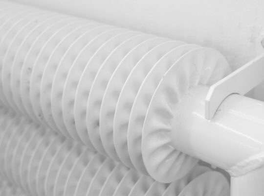 Jaki kocioł grzewczy wybrać? Jedno – czy dwufunkcyjny?